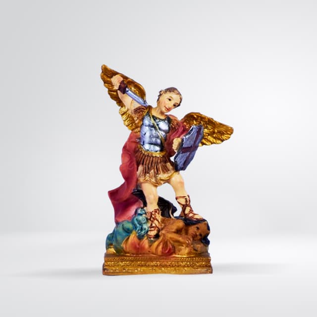 Statue Saint Michel Archange avec bouclier et cuirasse
